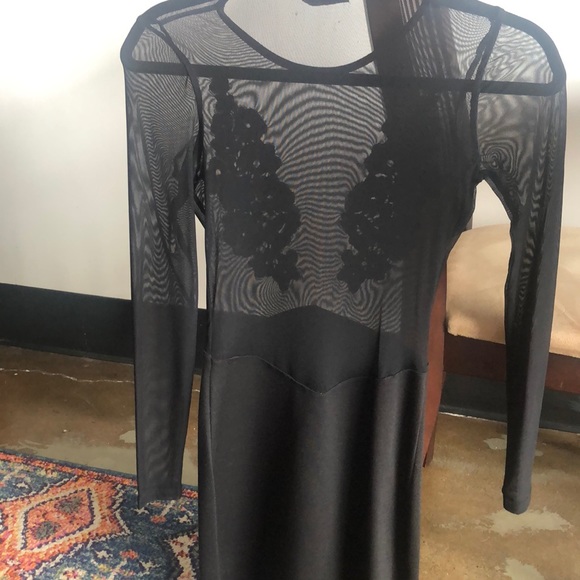 Black mini dress with embroidered flowers - Picture 3 of 4